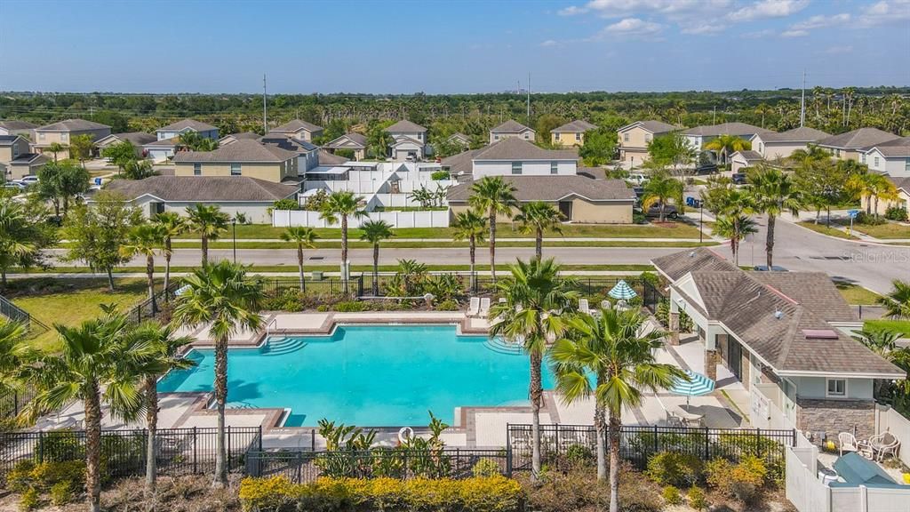 Active With Contract: $2,050 (3 beds, 2 baths, 1360 Square Feet)