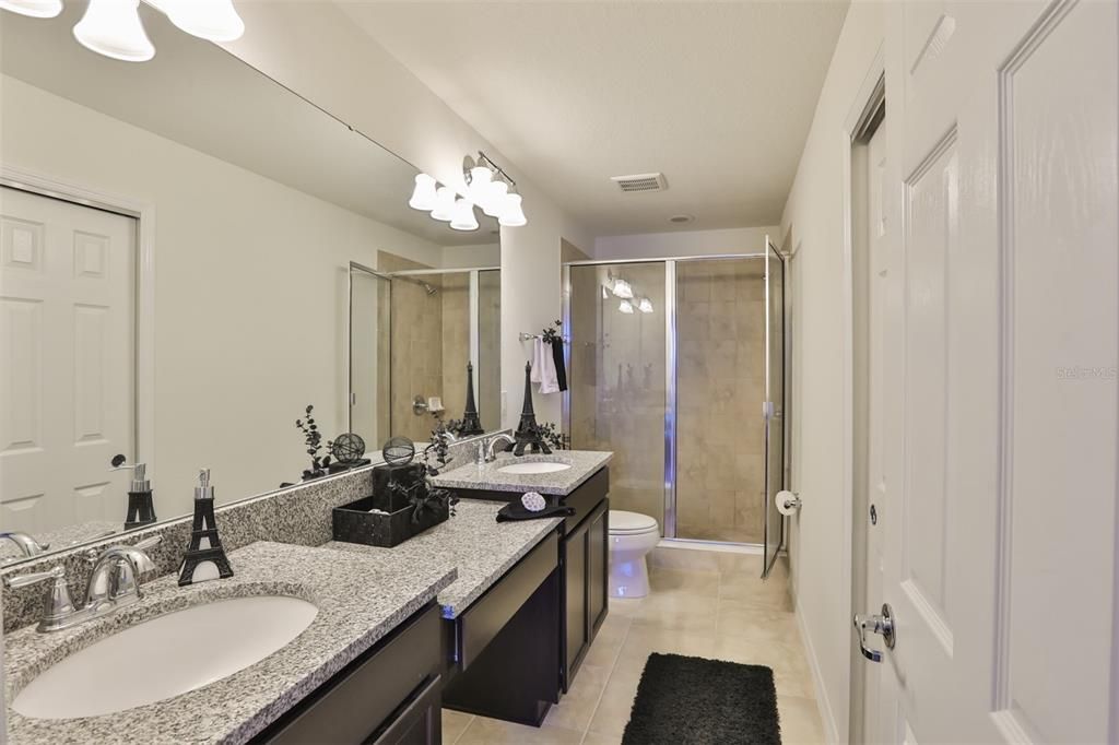 Activo con contrato: $2,000 (2 camas, 2 baños, 1480 Pies cuadrados)