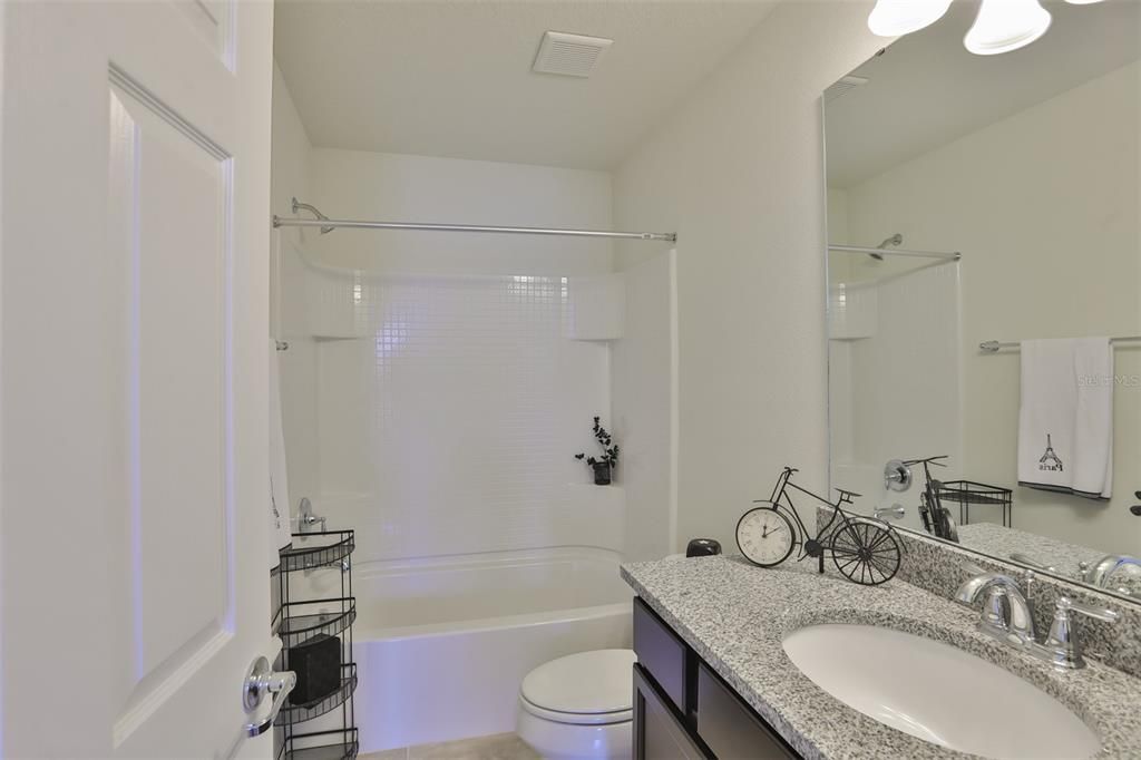 Activo con contrato: $2,000 (2 camas, 2 baños, 1480 Pies cuadrados)