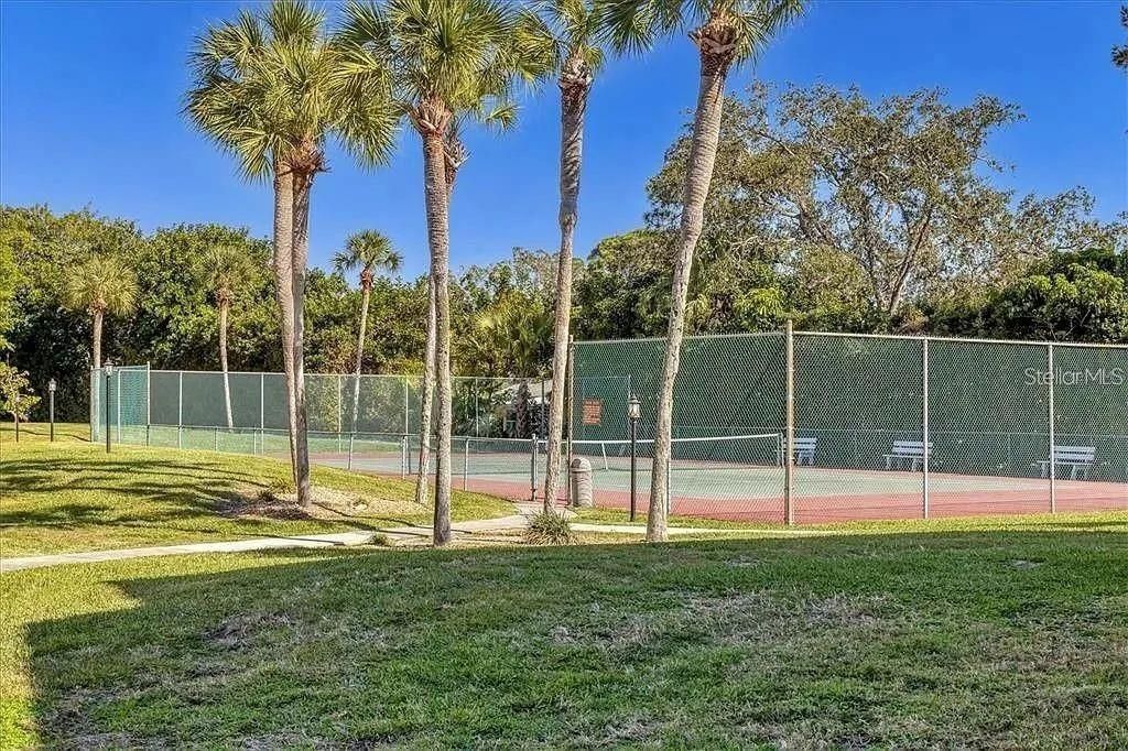 For Rent: $1,950 (1 beds, 1 baths, 800 Square Feet)