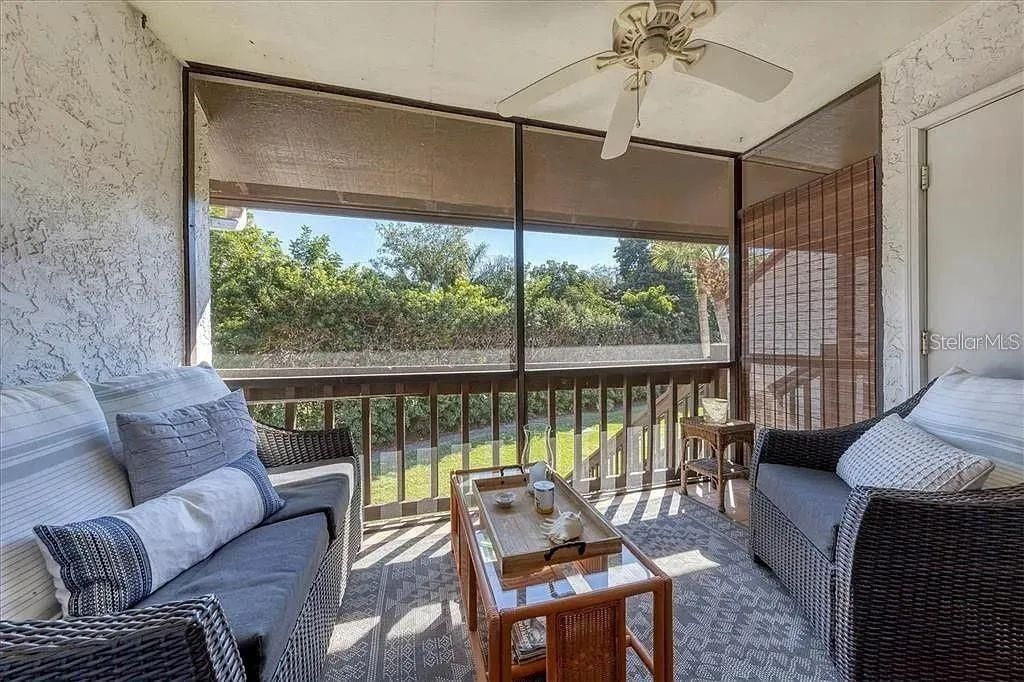 For Rent: $1,950 (1 beds, 1 baths, 800 Square Feet)