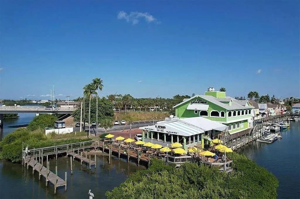 For Rent: $1,950 (1 beds, 1 baths, 800 Square Feet)