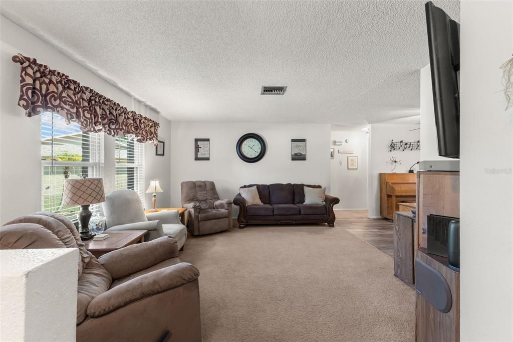 For Sale: $539,000 (3 beds, 2 baths, 1607 Square Feet)