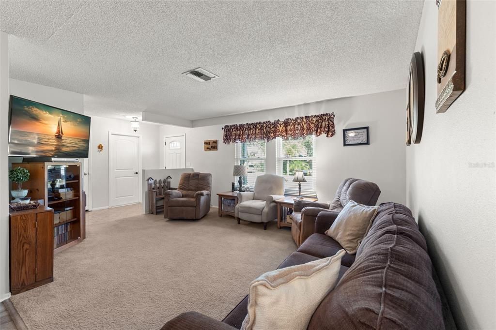 For Sale: $539,000 (3 beds, 2 baths, 1607 Square Feet)