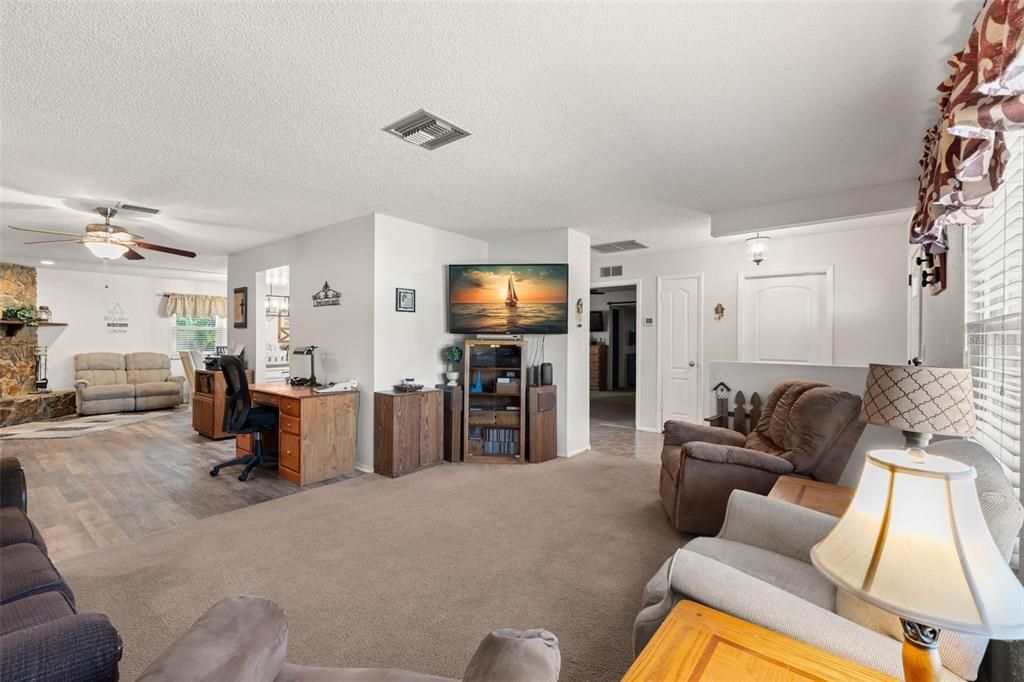 For Sale: $539,000 (3 beds, 2 baths, 1607 Square Feet)