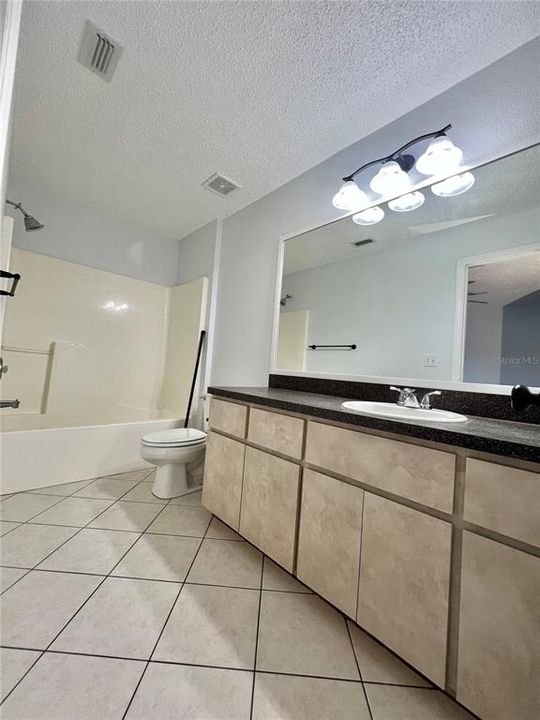 В аренду: $1,595 (2 спален, 2 ванн, 1360 Квадратных фут)