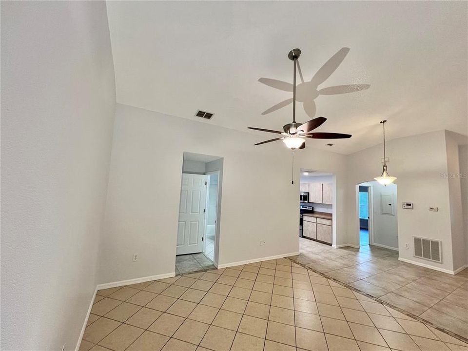 В аренду: $1,595 (2 спален, 2 ванн, 1360 Квадратных фут)