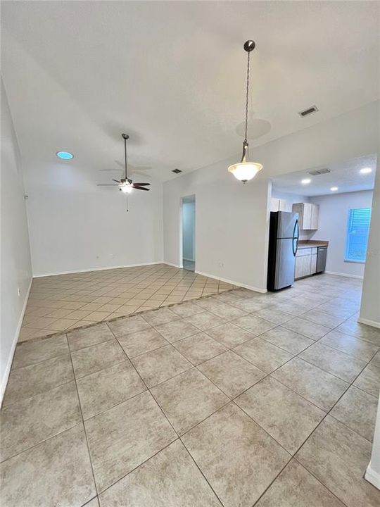 В аренду: $1,595 (2 спален, 2 ванн, 1360 Квадратных фут)