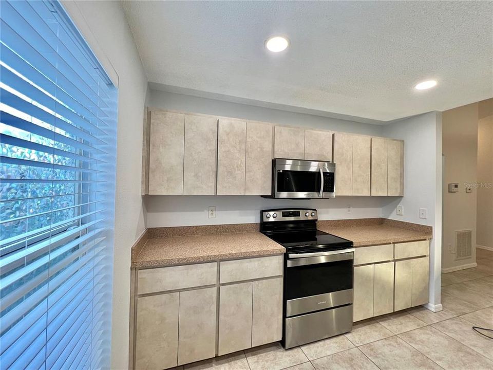 В аренду: $1,595 (2 спален, 2 ванн, 1360 Квадратных фут)