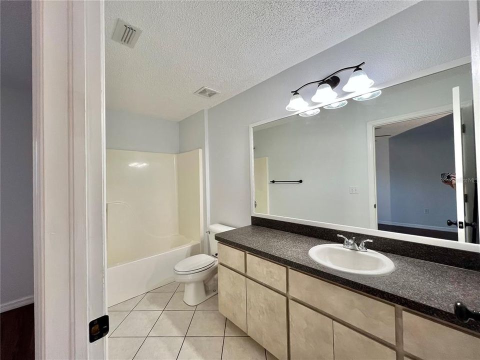 В аренду: $1,595 (2 спален, 2 ванн, 1360 Квадратных фут)