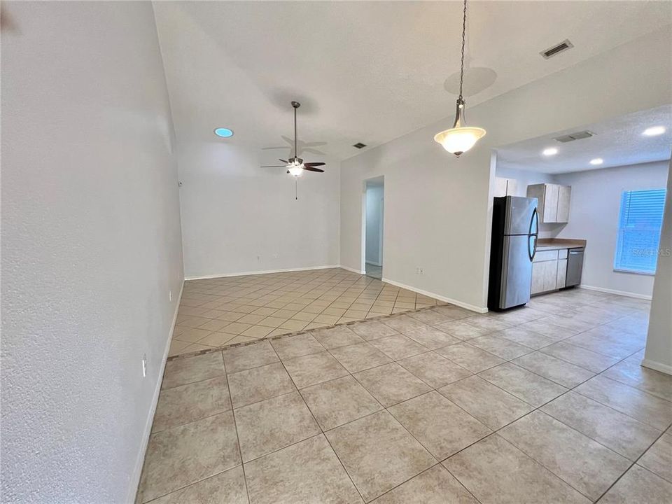 В аренду: $1,595 (2 спален, 2 ванн, 1360 Квадратных фут)