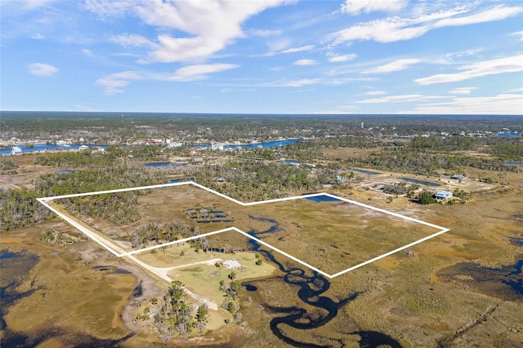 En Venta: $1,900,000 (25.48 acres)