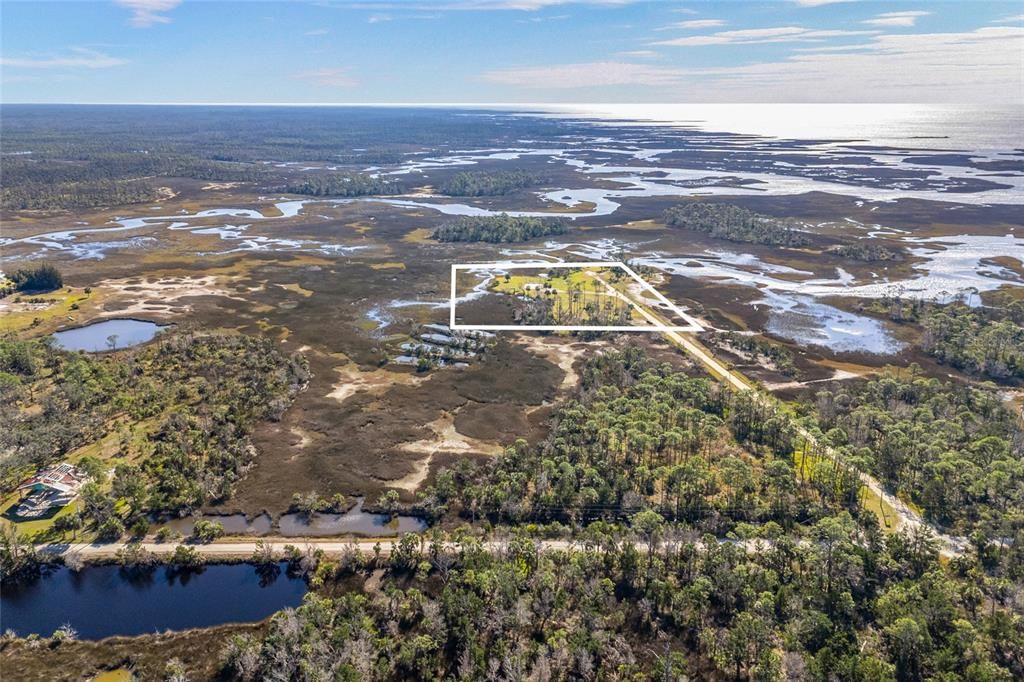 En Venta: $1,900,000 (25.48 acres)