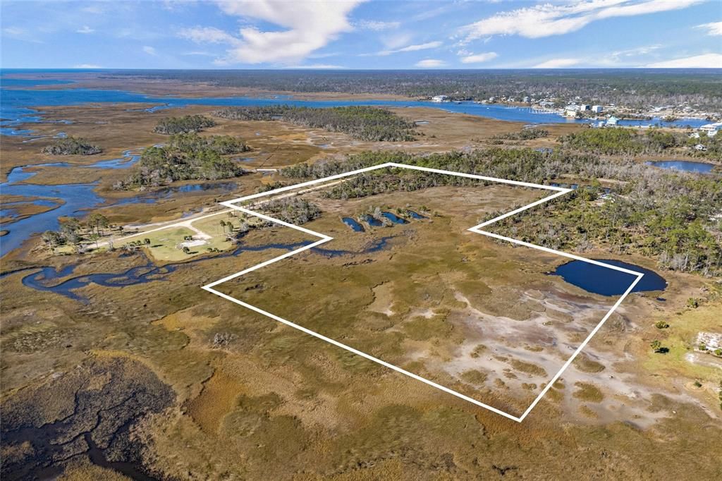 En Venta: $1,900,000 (25.48 acres)