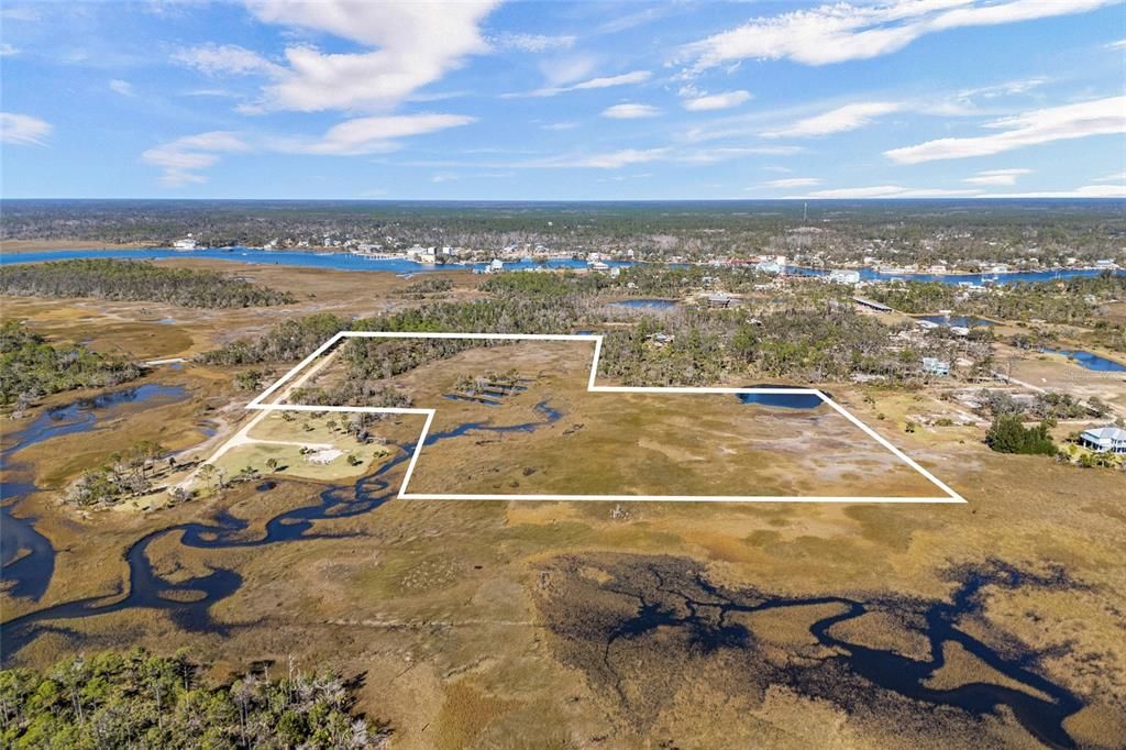 En Venta: $1,900,000 (25.48 acres)