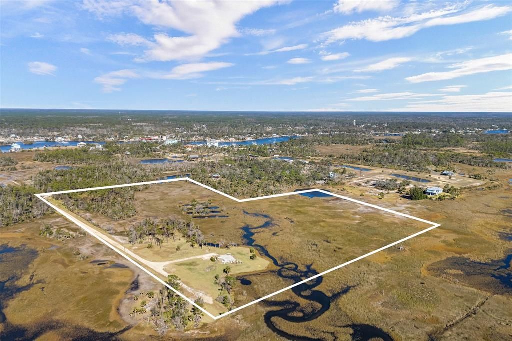 En Venta: $1,900,000 (25.48 acres)