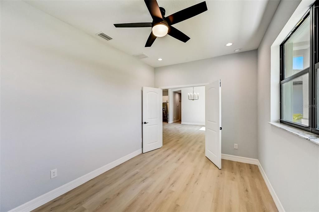 待售: $499,999 (4 贝兹, 3 浴室, 2456 平方英尺)