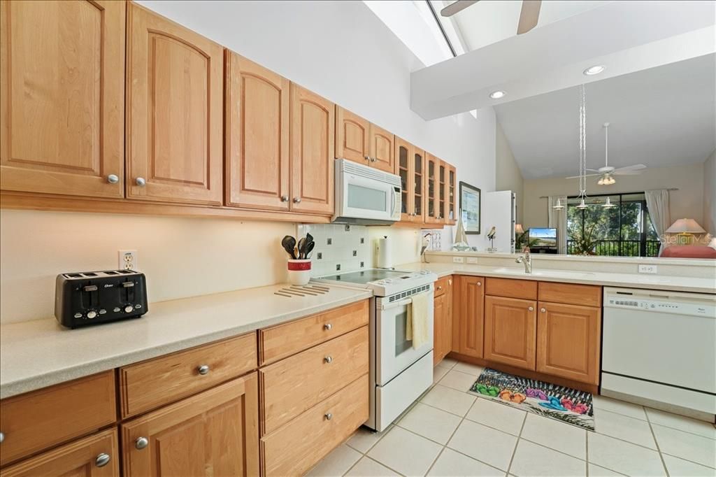 For Sale: $675,000 (2 beds, 2 baths, 1546 Square Feet)