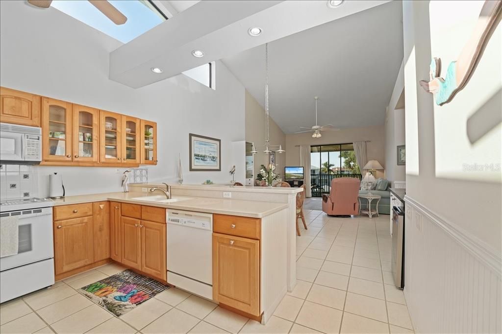 For Sale: $675,000 (2 beds, 2 baths, 1546 Square Feet)