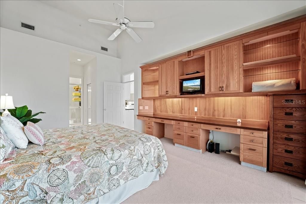 For Sale: $675,000 (2 beds, 2 baths, 1546 Square Feet)