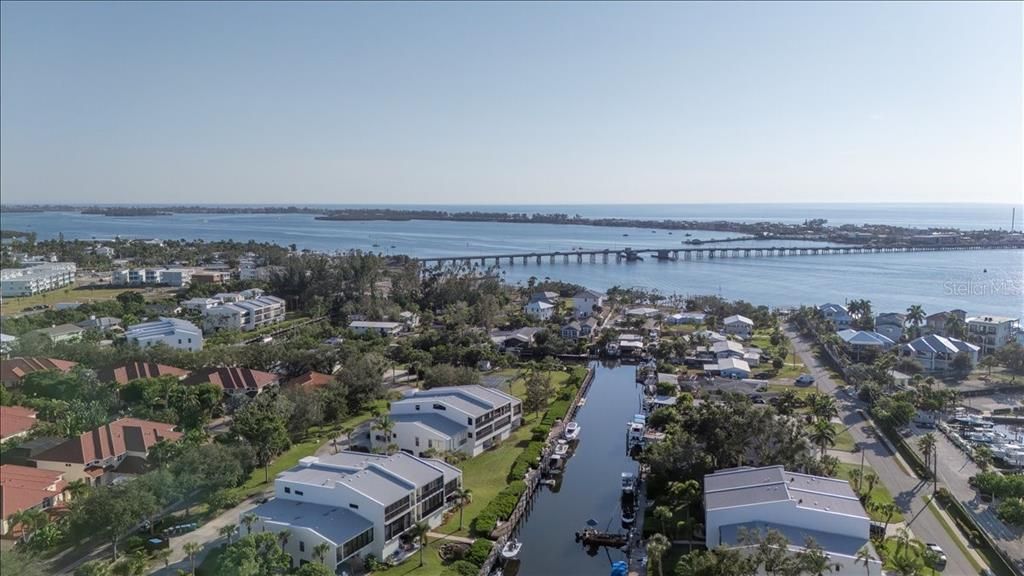 For Sale: $675,000 (2 beds, 2 baths, 1546 Square Feet)