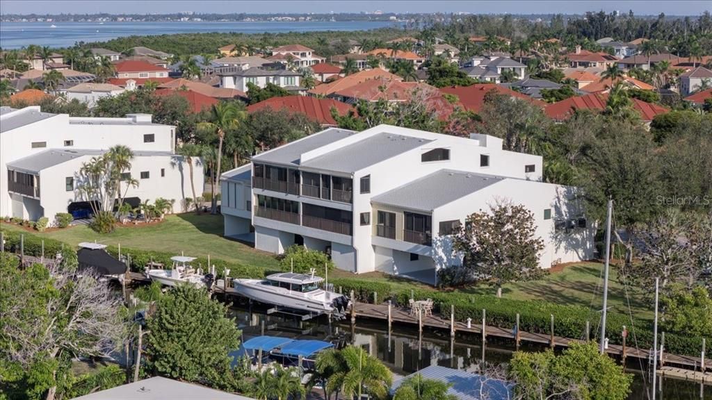 For Sale: $675,000 (2 beds, 2 baths, 1546 Square Feet)