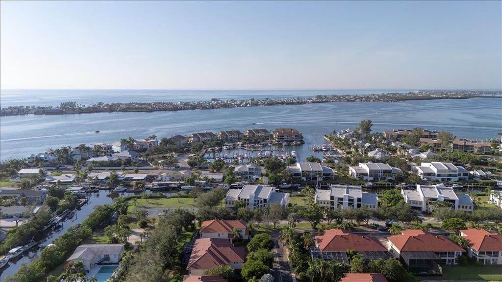 For Sale: $675,000 (2 beds, 2 baths, 1546 Square Feet)