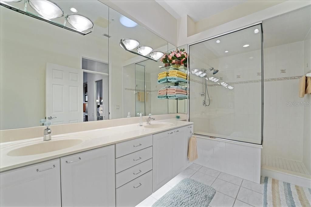 For Sale: $675,000 (2 beds, 2 baths, 1546 Square Feet)