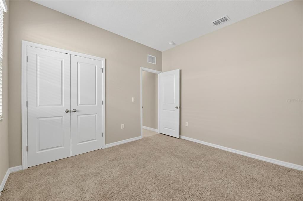 Под контрактом: $330,000 (4 спален, 2 ванн, 2035 Квадратных фут)