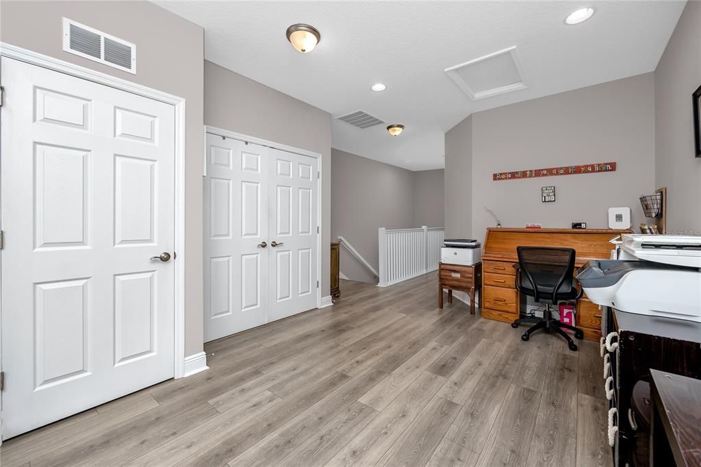 En Venta: $392,000 (2 camas, 2 baños, 1571 Pies cuadrados)