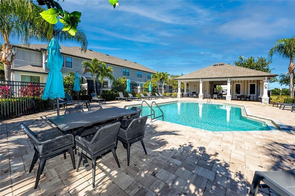 En Venta: $392,000 (2 camas, 2 baños, 1571 Pies cuadrados)