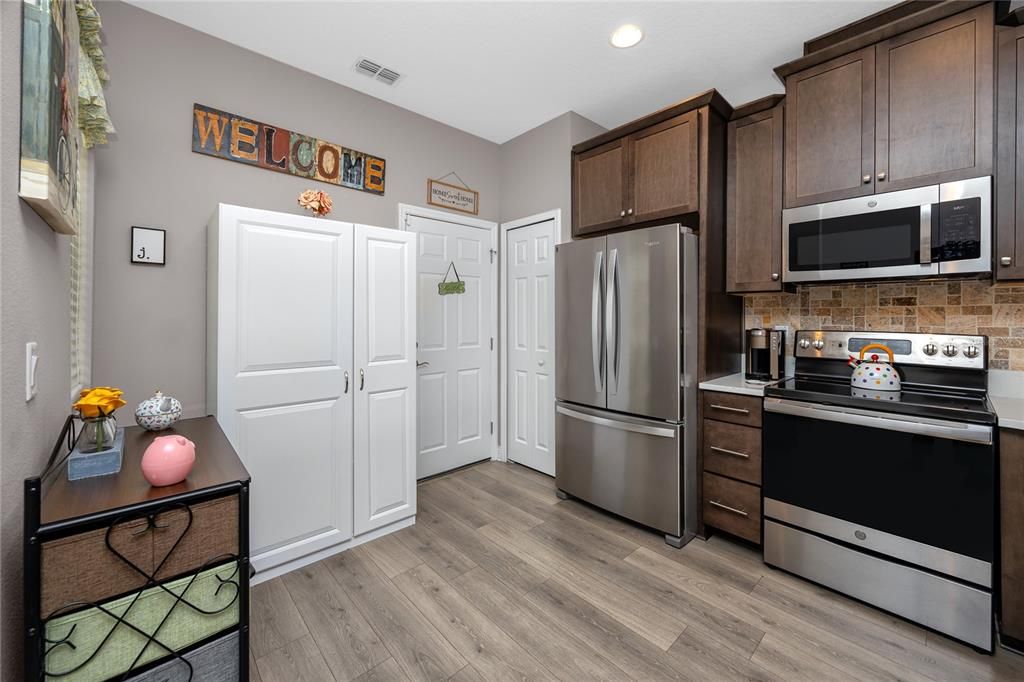 En Venta: $392,000 (2 camas, 2 baños, 1571 Pies cuadrados)