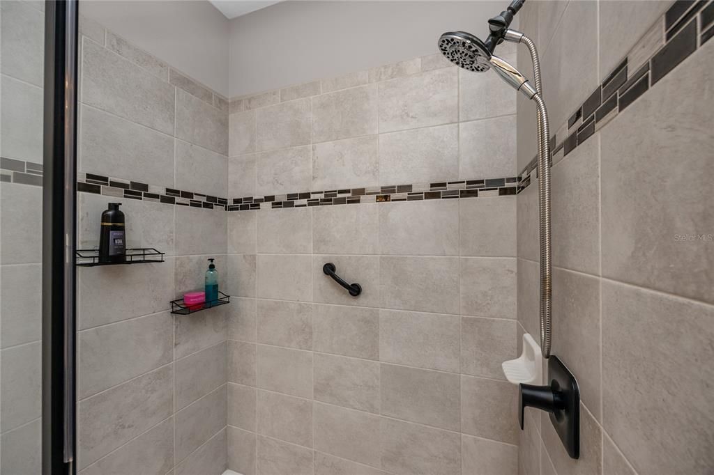 En Venta: $392,000 (2 camas, 2 baños, 1571 Pies cuadrados)