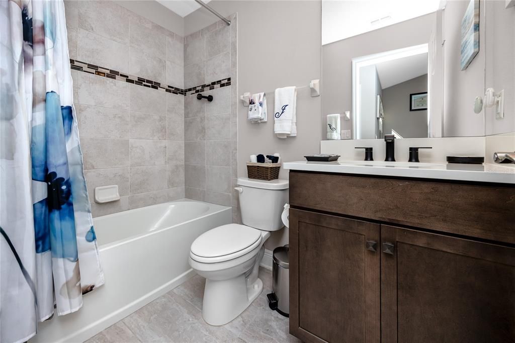 En Venta: $392,000 (2 camas, 2 baños, 1571 Pies cuadrados)