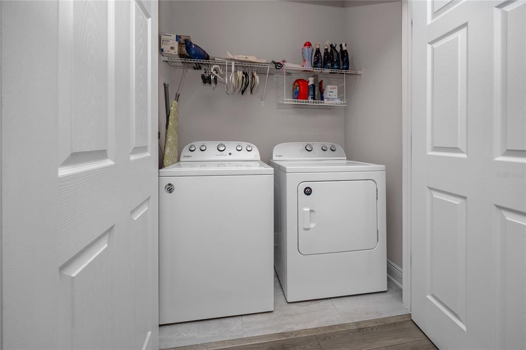 En Venta: $392,000 (2 camas, 2 baños, 1571 Pies cuadrados)