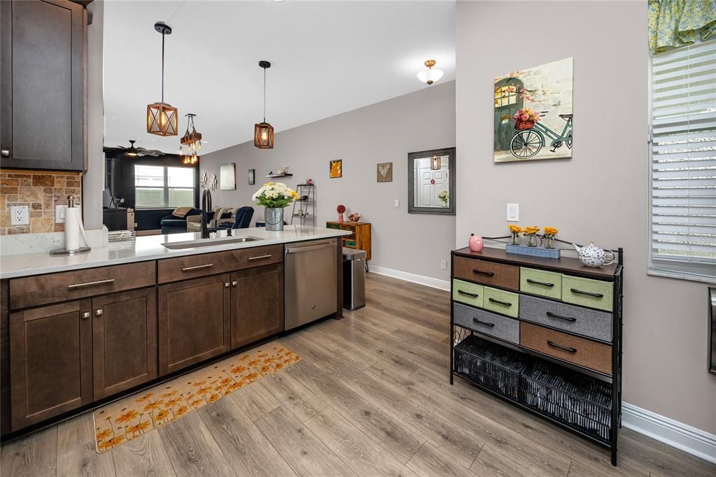 En Venta: $392,000 (2 camas, 2 baños, 1571 Pies cuadrados)