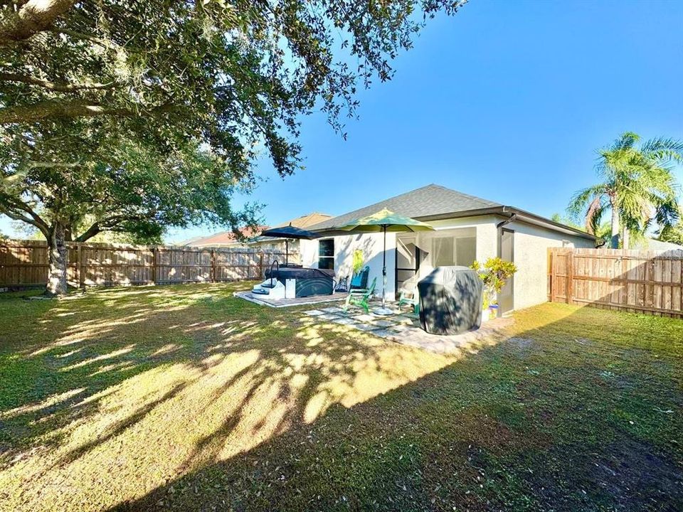 For Rent: $2,000 (3 beds, 2 baths, 1263 Square Feet)