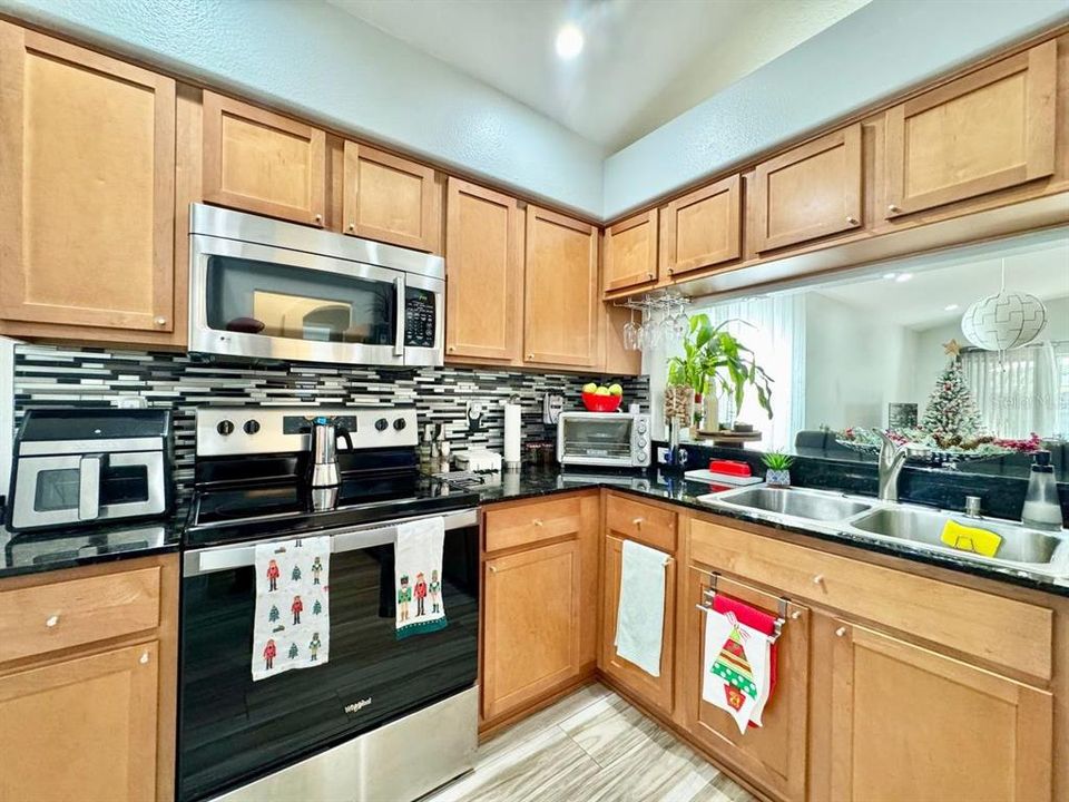 For Rent: $2,000 (3 beds, 2 baths, 1263 Square Feet)