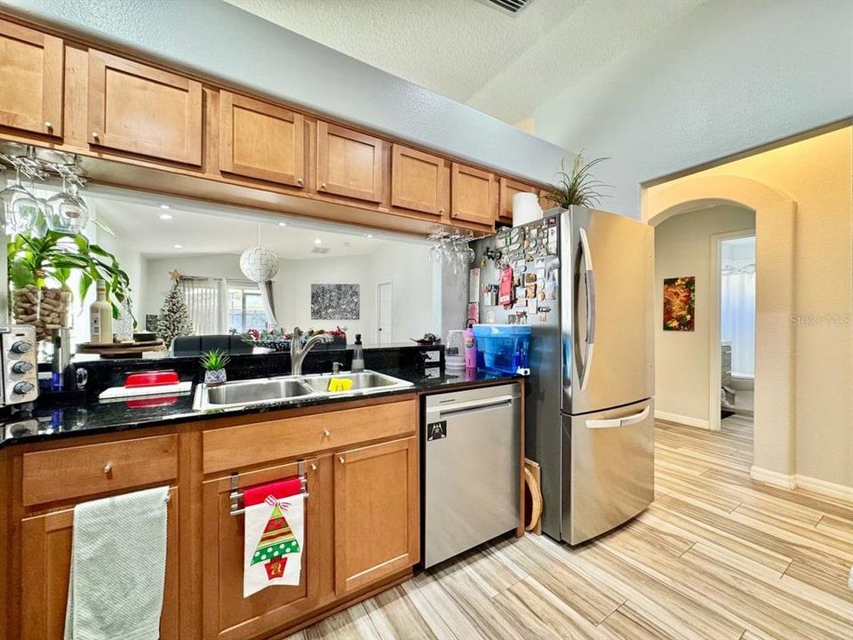 For Rent: $2,000 (3 beds, 2 baths, 1263 Square Feet)