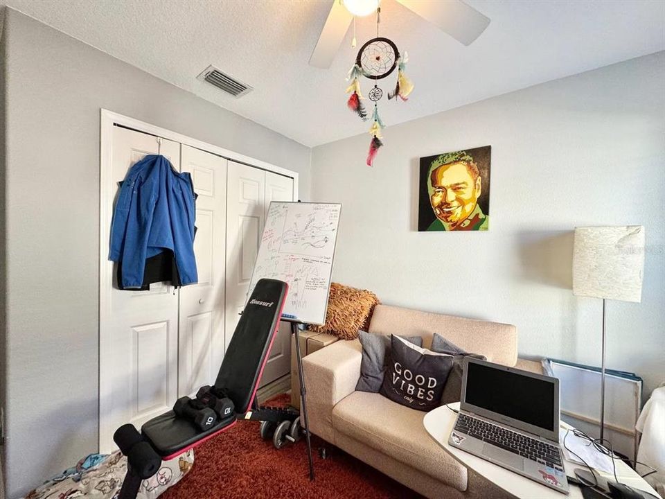 For Rent: $2,000 (3 beds, 2 baths, 1263 Square Feet)