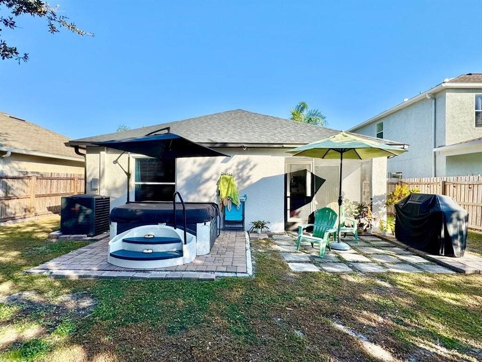 For Rent: $2,000 (3 beds, 2 baths, 1263 Square Feet)