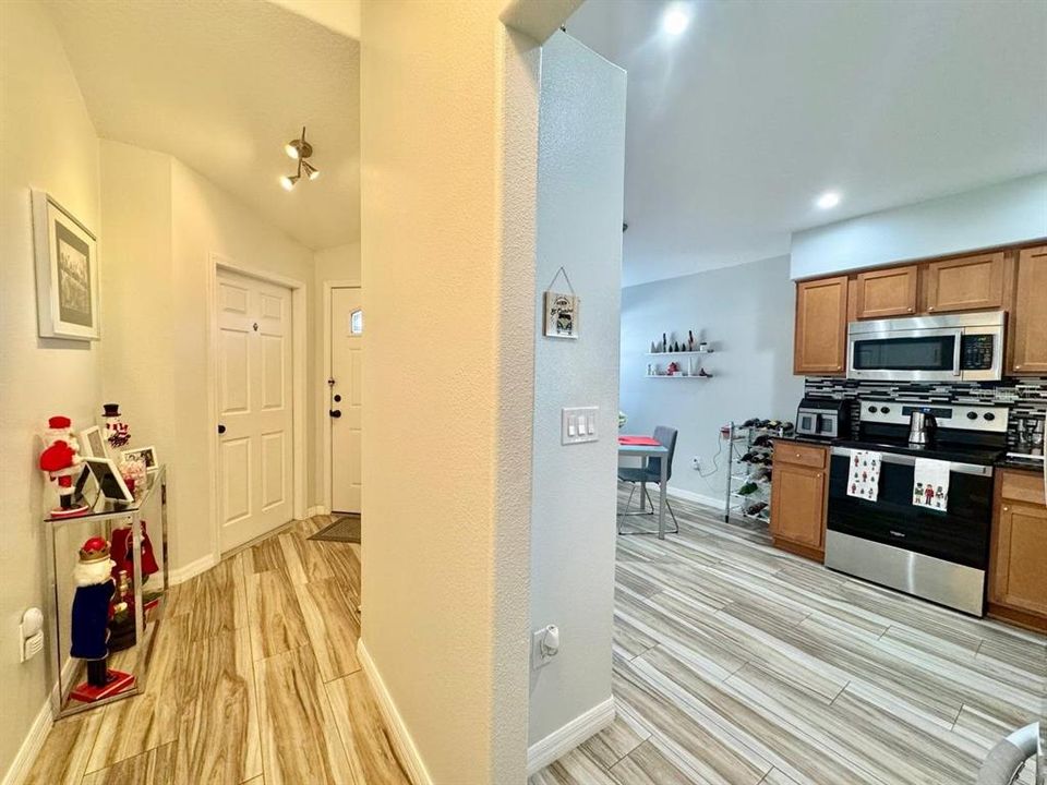 For Rent: $2,000 (3 beds, 2 baths, 1263 Square Feet)