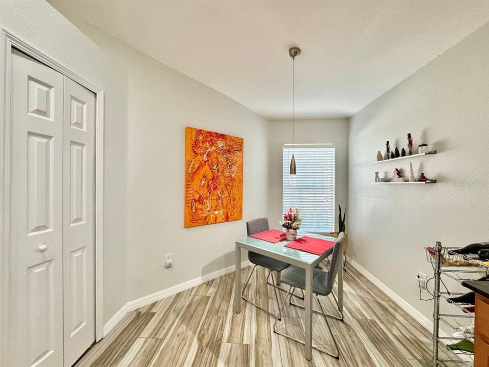 For Rent: $2,000 (3 beds, 2 baths, 1263 Square Feet)