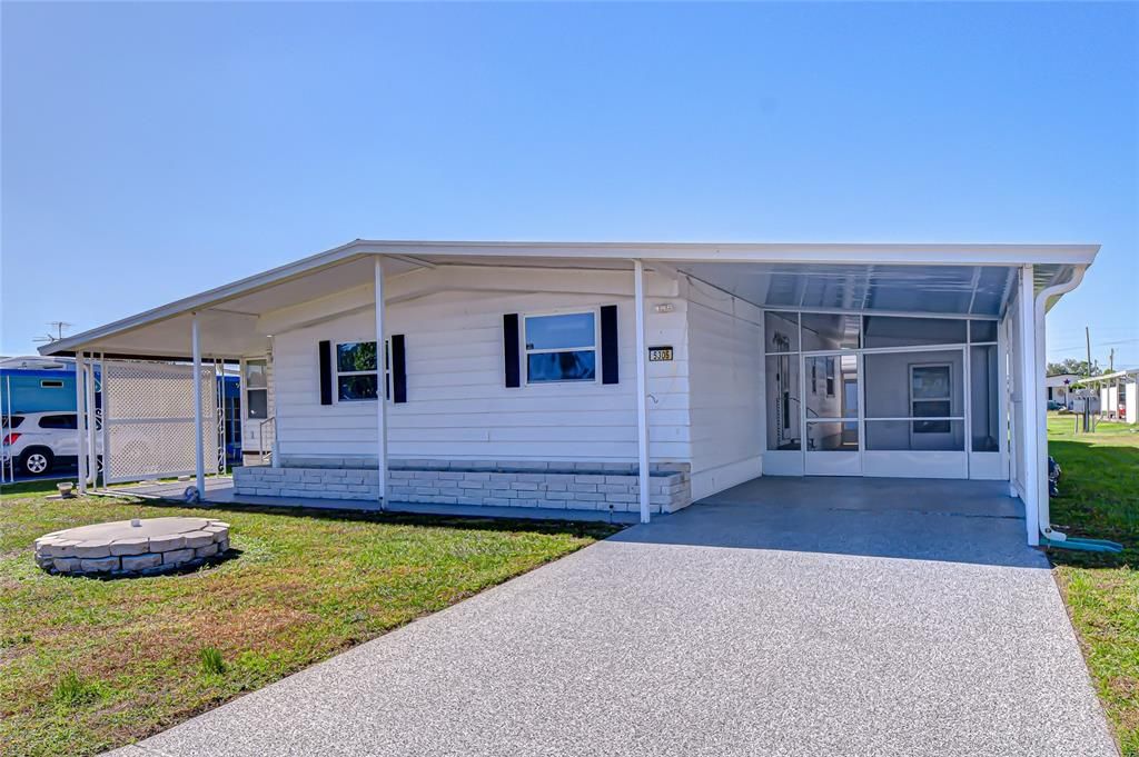 合同活跃: $132,500 (2 贝兹, 2 浴室, 1056 平方英尺)