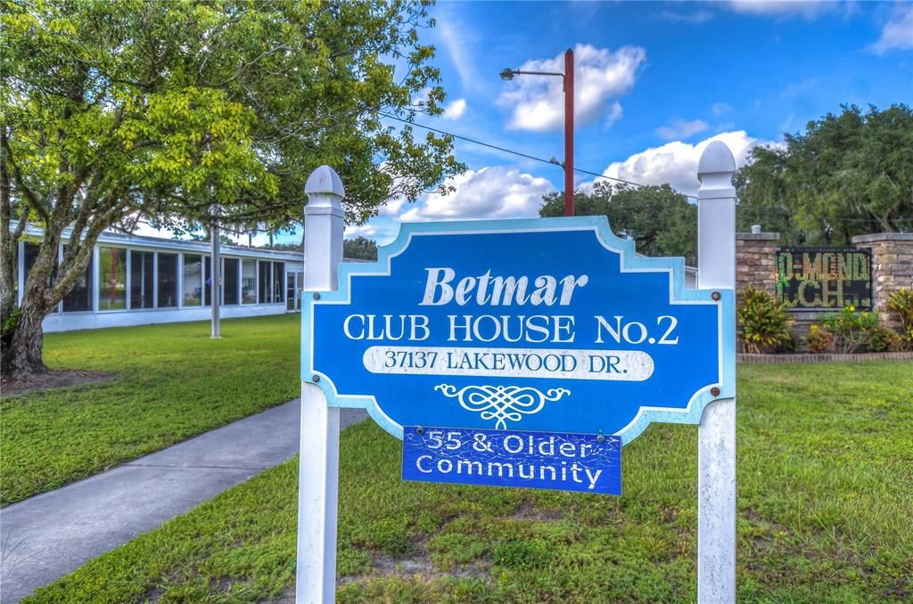 合同活跃: $132,500 (2 贝兹, 2 浴室, 1056 平方英尺)