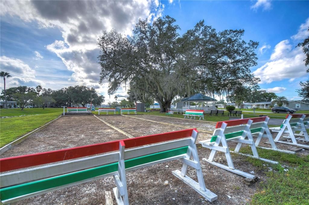 合同活跃: $132,500 (2 贝兹, 2 浴室, 1056 平方英尺)