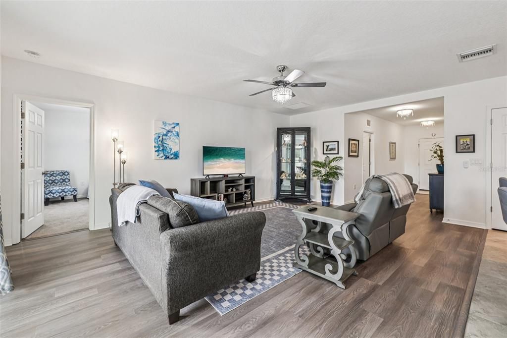 For Sale: $317,000 (3 beds, 2 baths, 1508 Square Feet)