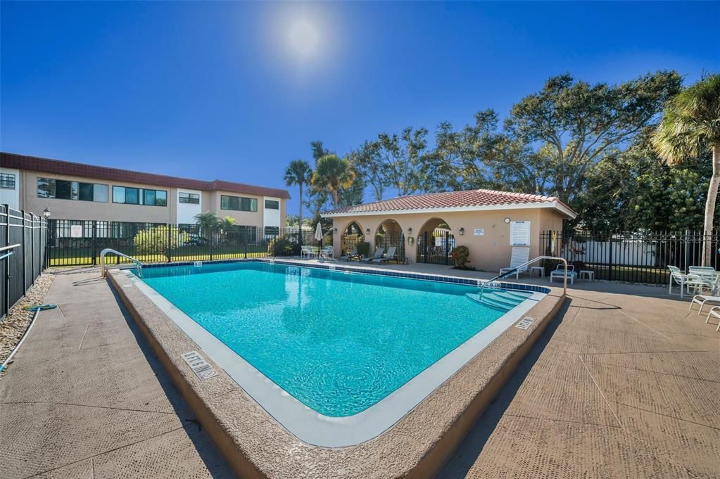 For Sale: $209,000 (2 beds, 2 baths, 1068 Square Feet)