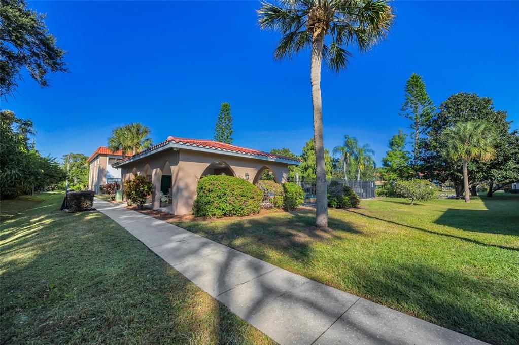 For Sale: $209,000 (2 beds, 2 baths, 1068 Square Feet)