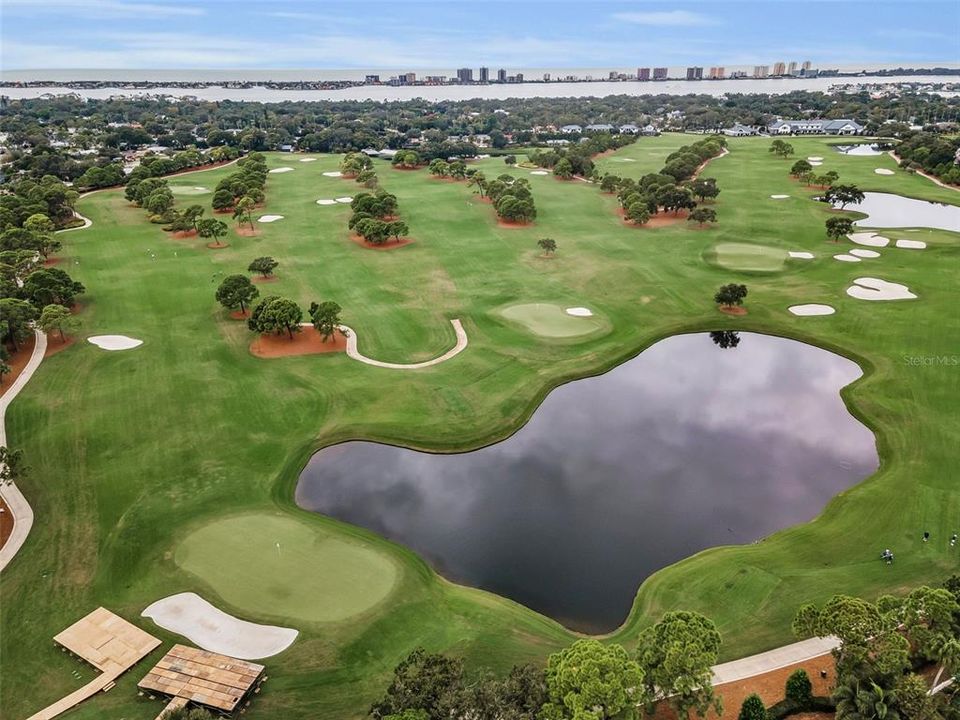 For Sale: $209,000 (2 beds, 2 baths, 1068 Square Feet)